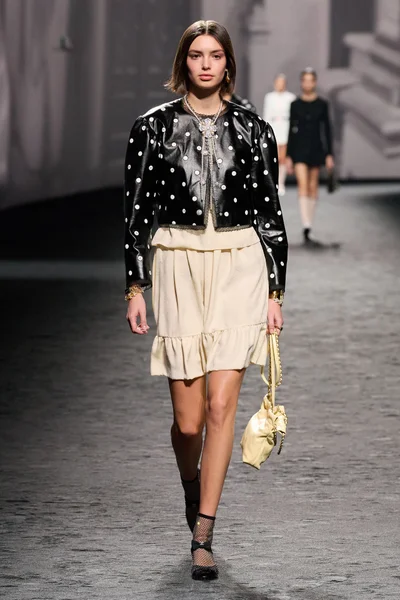 Look 13
